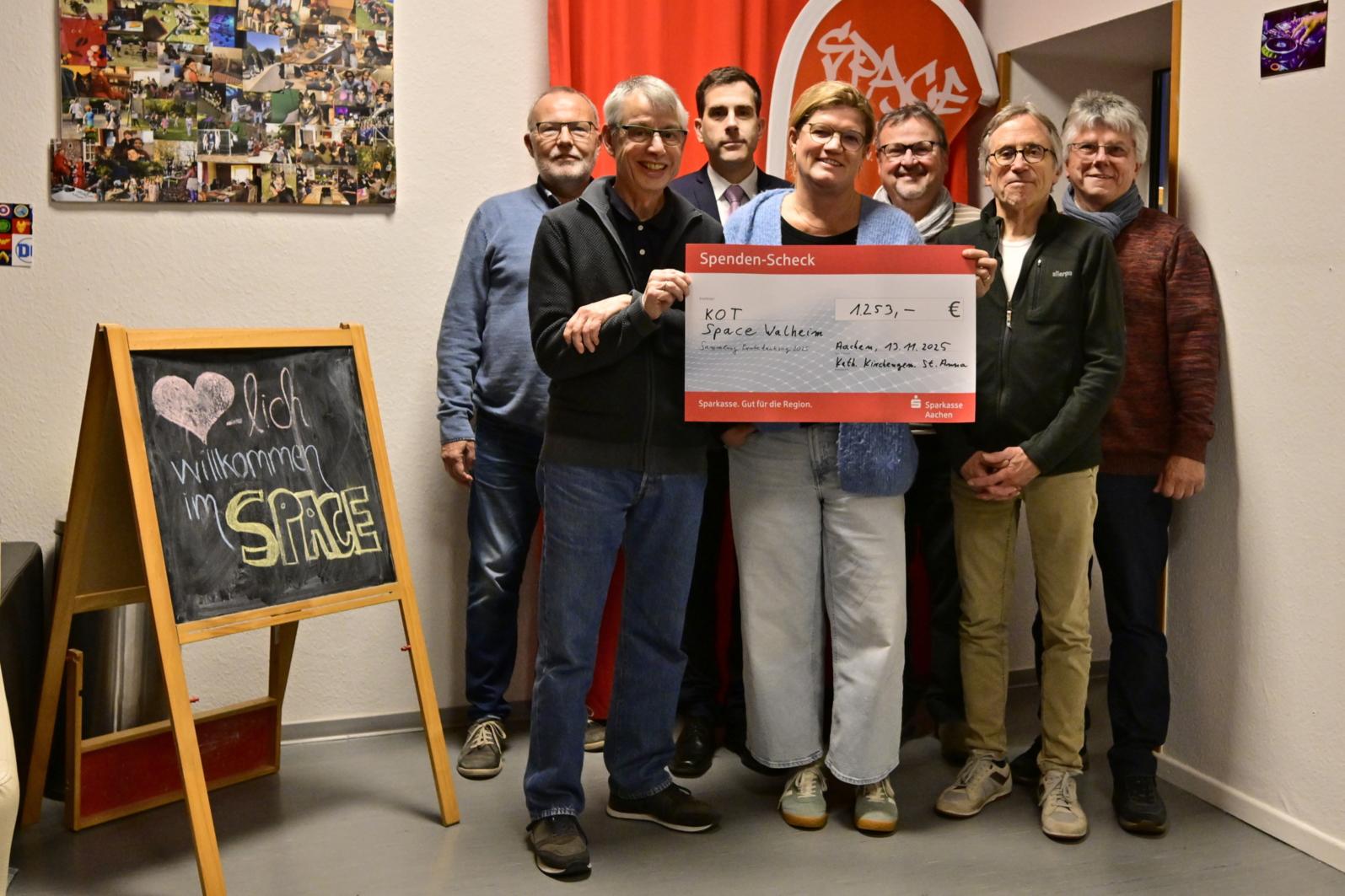 WAL_Space Spendenübergabe Pfarre (c) Ladislaus Hoffner WAL_Space Spendenübergabe Pfarre (c) Ladislaus Hoffner