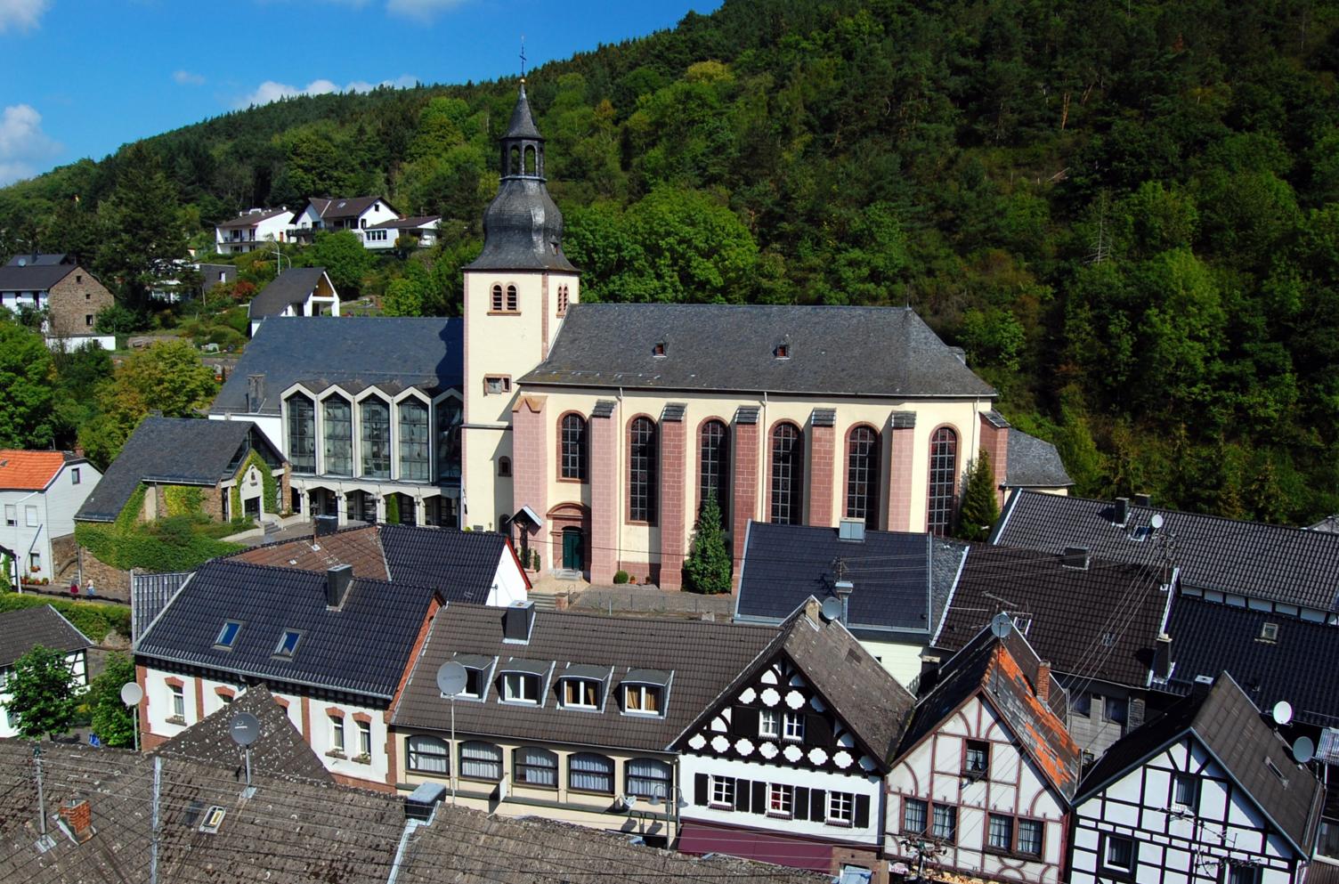 Kirche Heimbach (c) Thomas Max Müller  / pixelio.de